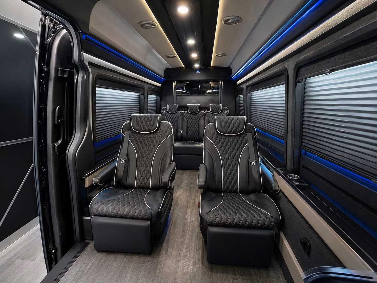 corporate airport transportation for lake forest businesses