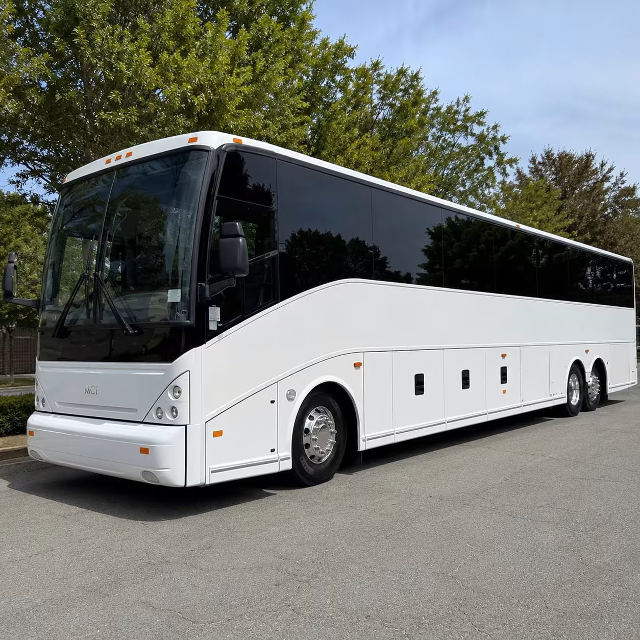 daily employee commuter shuttles for lake forest businesses on i 5