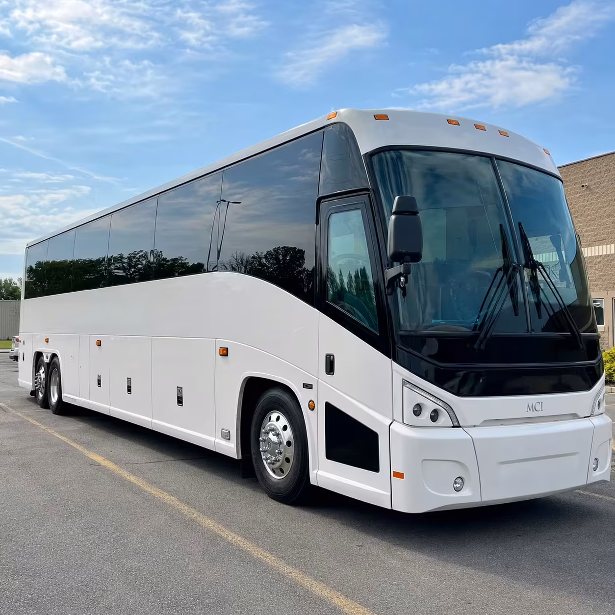 employee shuttle buses for lake forest businesses