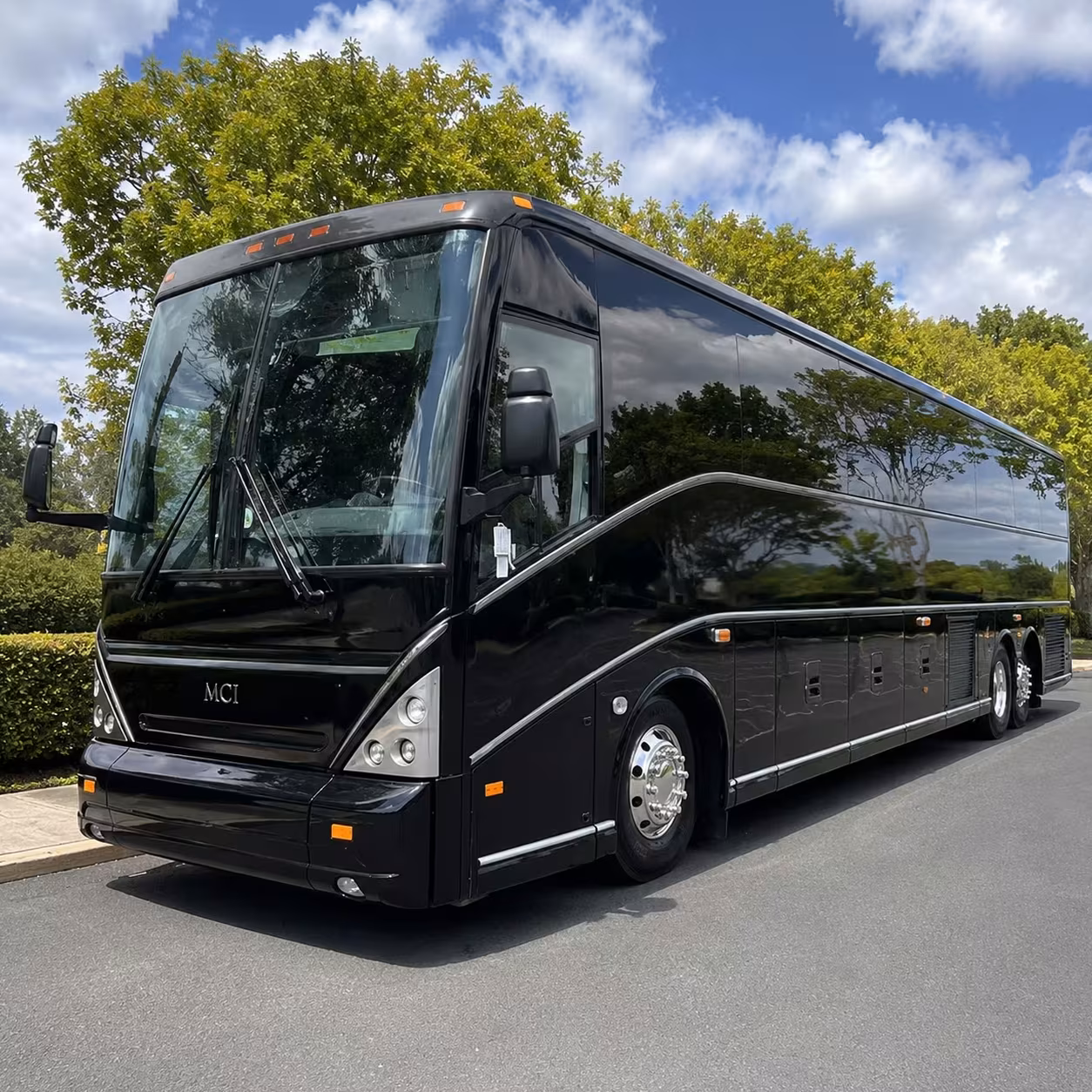 lake forest airport shuttle buses for corporate travelers